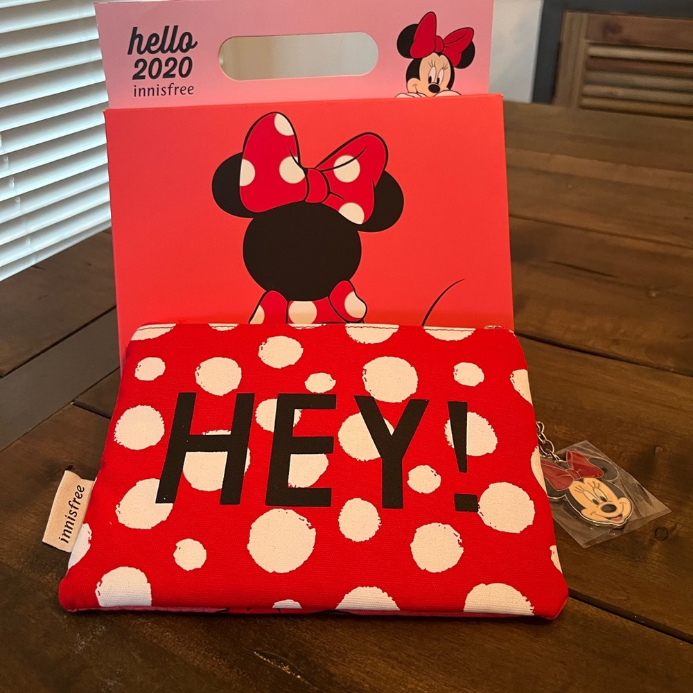 NWT Innisfree Minnie Mouse Canvas Pouch!